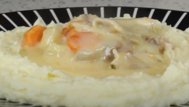 PILEĆI AJMOKAC NAŠIH BAKA Sve što vam treba je domaća supica i malo dobre volje