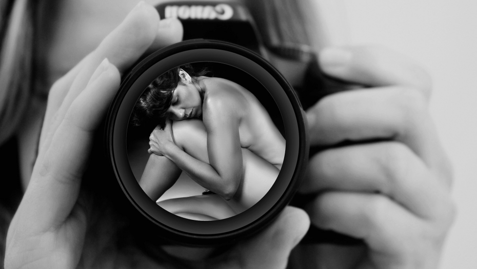 ŽENA PRIJAVILA KOMŠIJU DA JE OBJAVIO NJENE NAGE FOTOGRAFIJE Tvrdi da je slikao preko prozora, a evo kakav alibi on ima