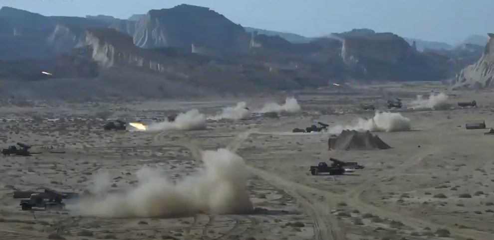 "AKO KRENU NA NAS, ODSEĆI ĆEMO IM RUKE!" Iranci lansirali moćne balističke rakete! (FOTO/VIDEO)