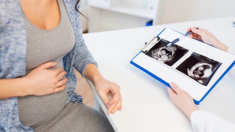 TINEJDŽERKE SE KLJUKAJU PILULAMA ZA "DAN POSLE" Ginekolozi upozoravaju: Ovo je opasno, a posledice mogu biti ozbiljne