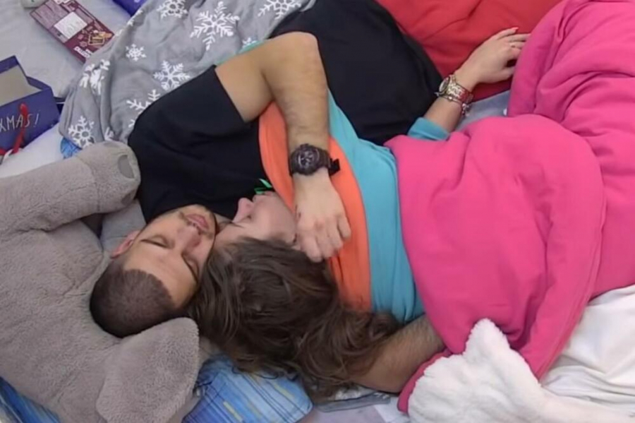 IZGUBIO JE PORODICU I PRIJATELJE ZBOG NJE Karić zgrožen Dejanovim ponašanjem, opleo najstrašnije po Dalili