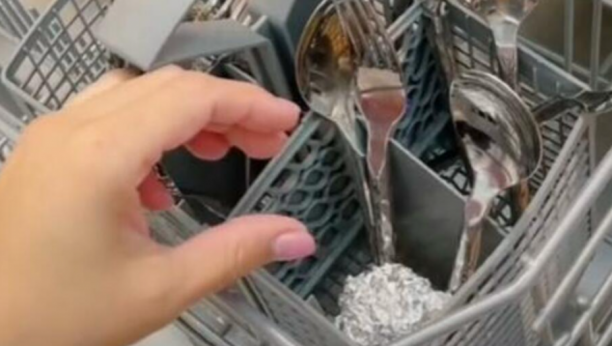 TRIK KOJI JE OSVOJIO DOMAĆICE: Napravite loptu od aluminijumske folije i ubacite u mašinu za suđe, rezultat je magičan