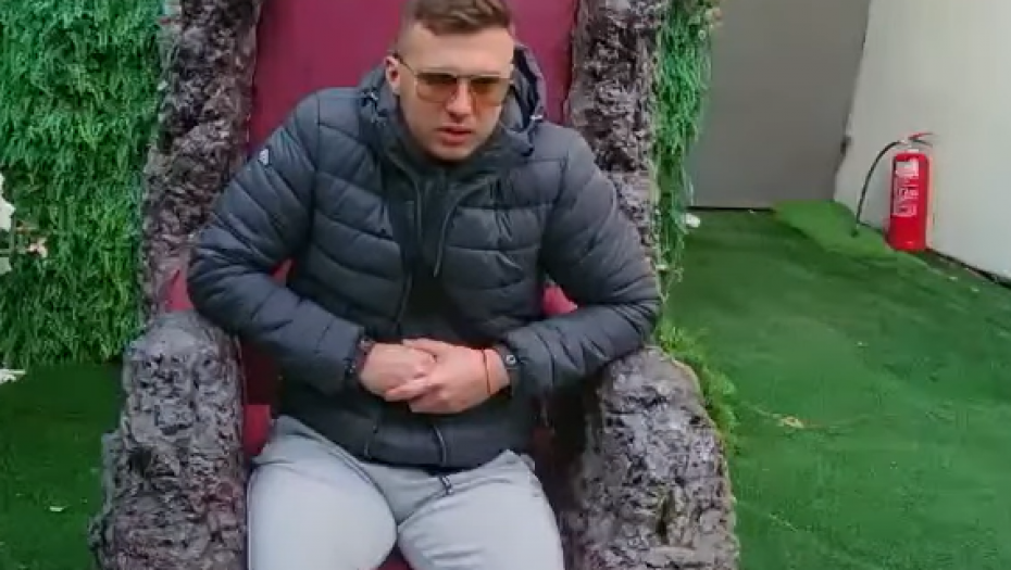 IZGUBIO JE PORODICU I PRIJATELJE ZBOG NJE Karić zgrožen Dejanovim ponašanjem, opleo najstrašnije po Dalili