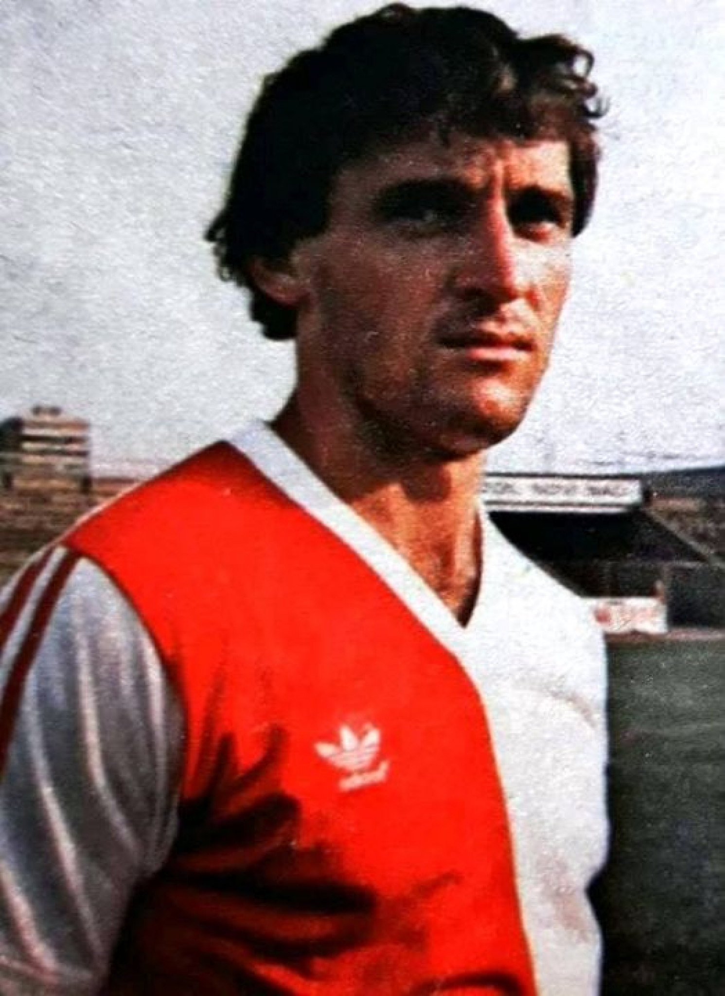 POVREĐEN BRAČNI PAR IZ KIKINDE U SAOBRAĆAJNOJ NESREĆI Poznati srpski fudbaler Meske i njegova supruga Vesna doživeli tešku saobraćajnu nezgodu