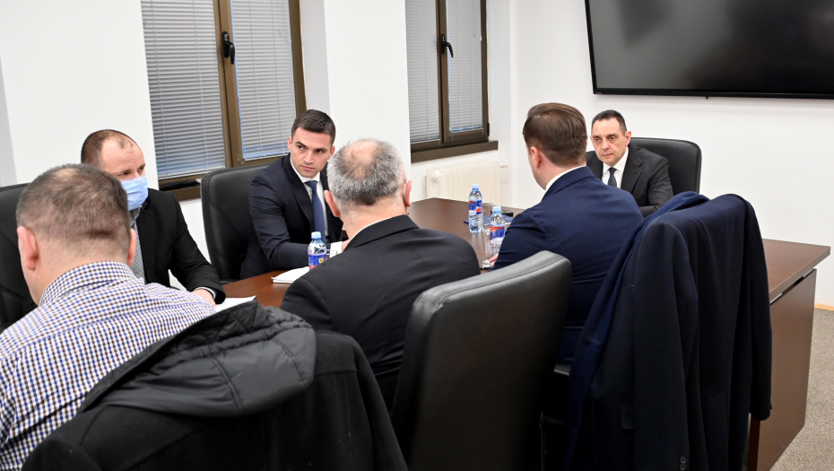 MINISTAR VULIN ODRŽAO KOLEGIJUM SA RUKOVODIOCIMA BEOGRADSKOG UKP Glavni grad je bezbedniji nego ikad u poslednjih 40 godina (FOTO)