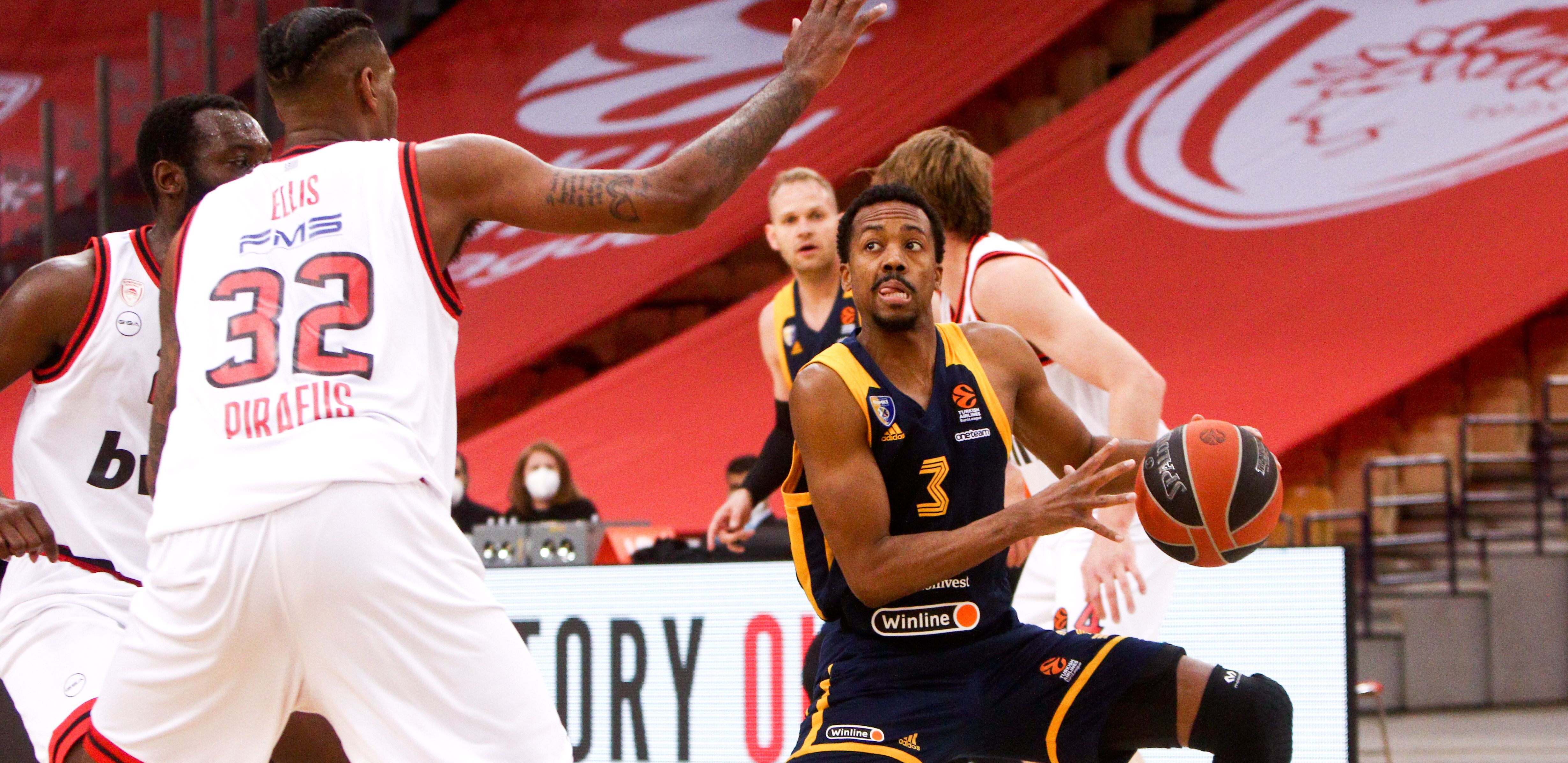 PREKO PARTIZANA DO NAGRADE Erik je zvezda kola