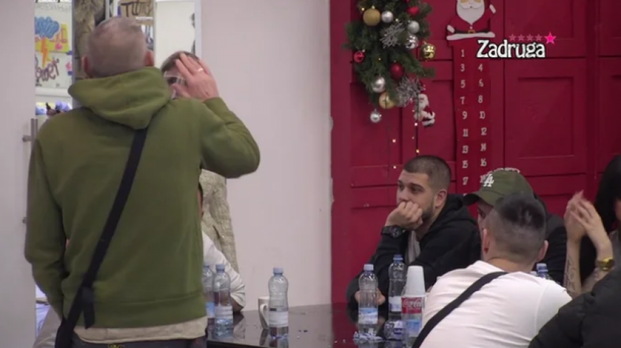 ZANEMEO ZBOG PITANJA KOJE JE DOBIO Dejan Dragojević nije imao argumente protiv ovog gledaoca!