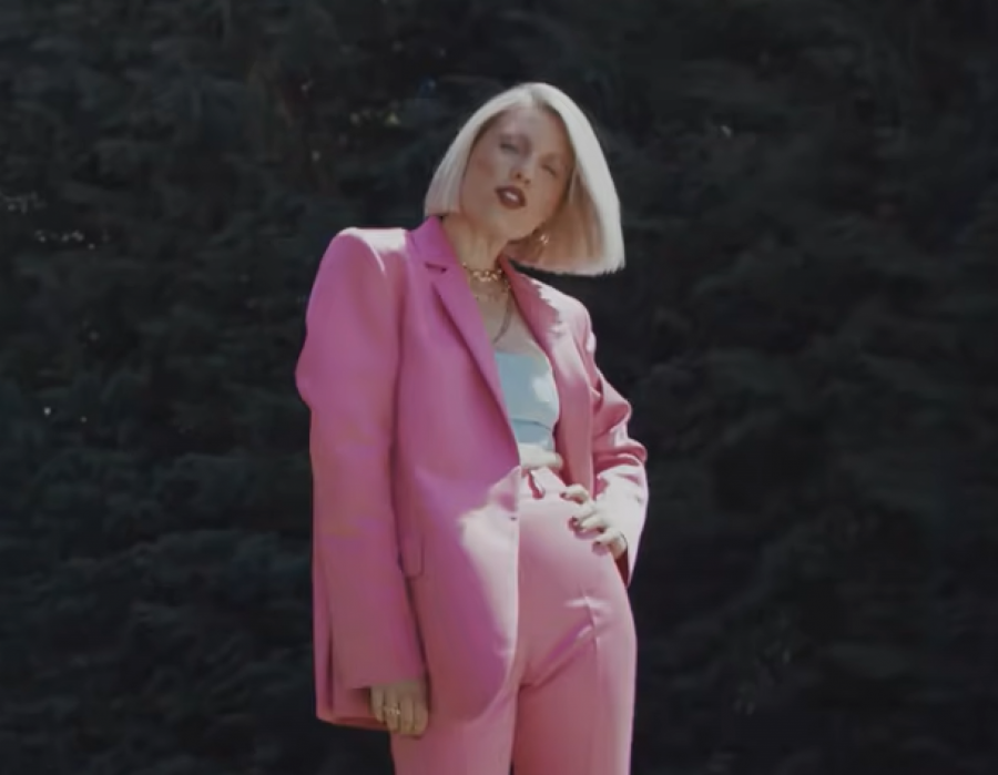 ŽENA NE ZNA SAMA ZARADITI Voditeljki zbog ljubavi lepe etikete, stalno dobija uvredljive komentare