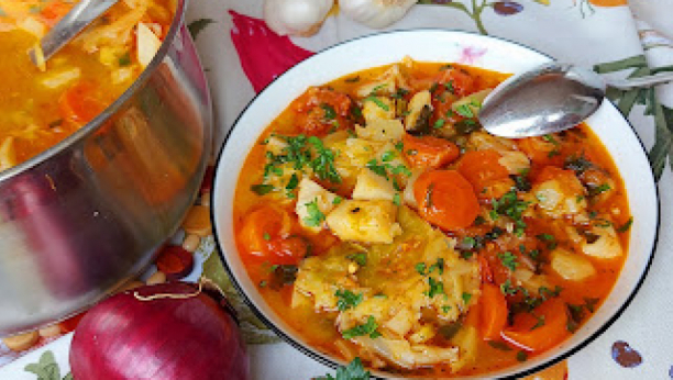 POSNO VARIVO KOJE SVI OBOŽAVAJU  Čorbasta boranija sa povrćem, bez zaprške, a puna vitamina (VIDEO)