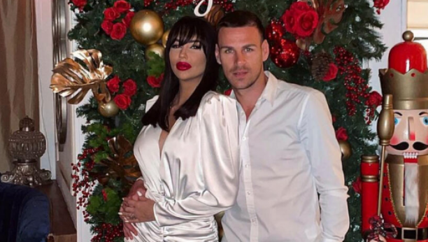 OVE DAME SA ESTRADE VOLE SPORTISTE Pevačice nisu odolele čarima naših fudbalera, a jedan priča je posebno romantična