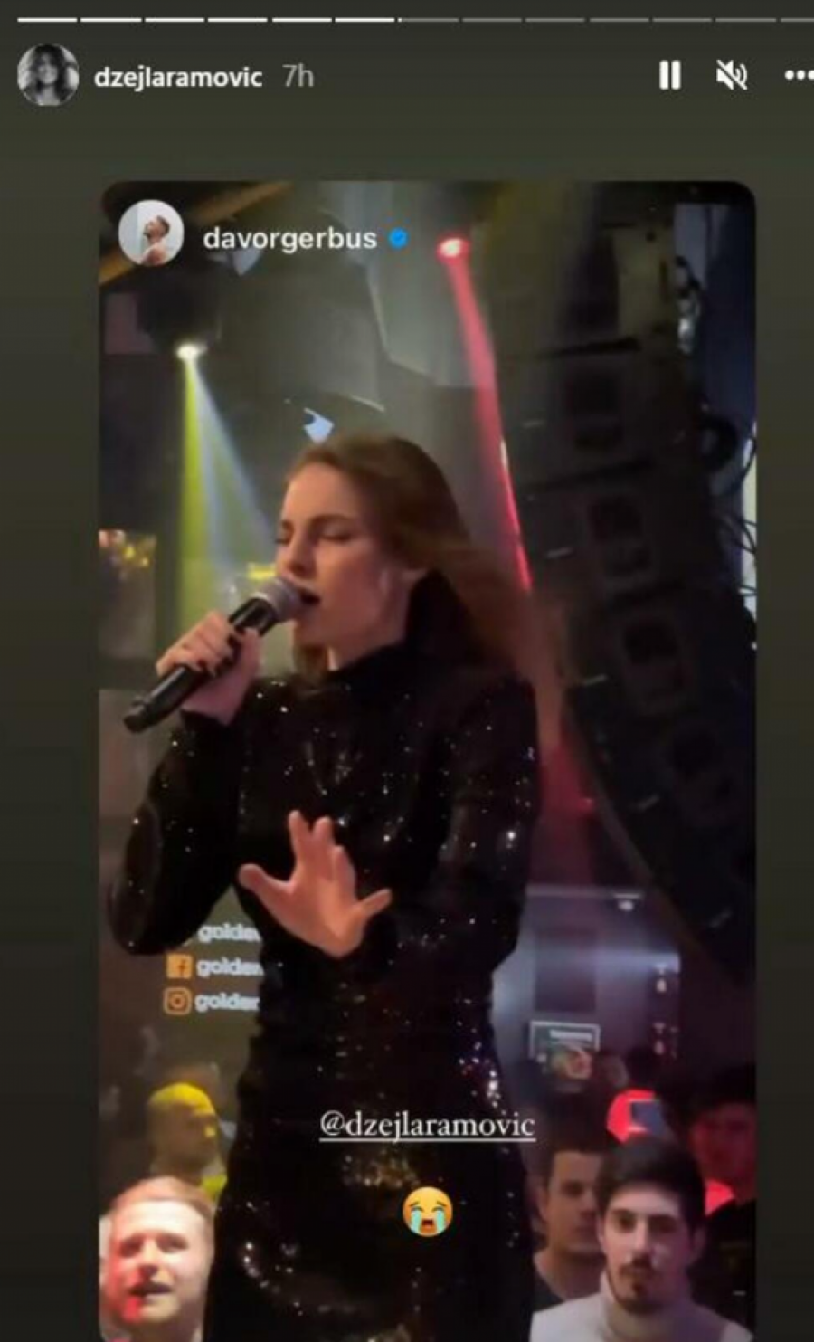 DŽEJLA U NEVIĐENO PROVOKATIVNOM IZDANJU Ramovićka iznenadila fanove izborom garderobe, pevačica oduševila publiku!