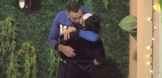 ZAŠTO ME U OBRAZ LJUBIŠ, NEĆU DA MI BUDEŠ DRUG! Maja Marinković poludela jer Car ne želi pomirenje, njoj nije jasno zašto je kriva za svađu!