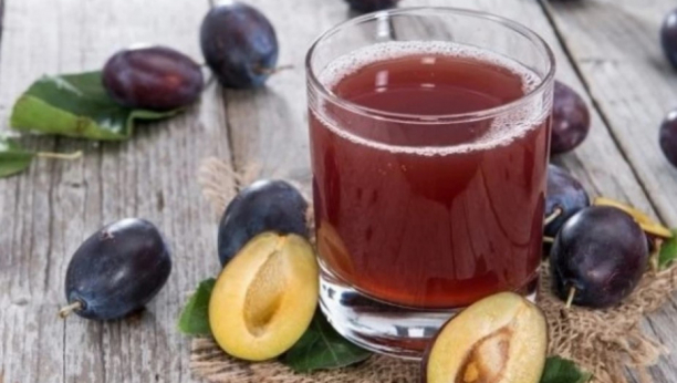 JEDNA ČAŠA DNEVNO UBIJA MASNE NASLAGE Napitak od ove DOMAČE voćke na prazan želudac rešava problem!