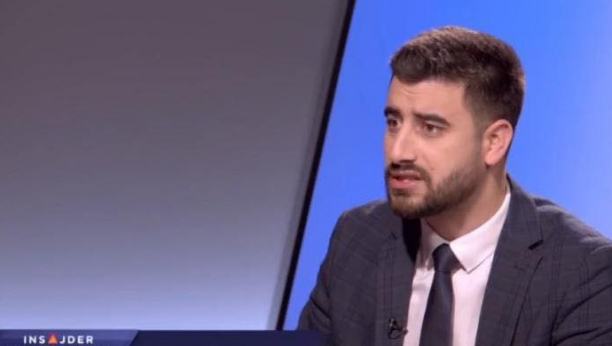 ZELENOVIĆ UNIŠTEN! Todorović mu brutalno odgovorio: U Ustavu se ne menja preambula Kosova! Viola fon Kramon neće uspeti u onom što je naumila! (VIDEO)