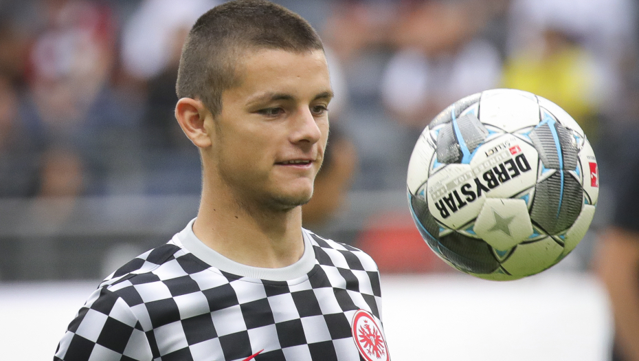 SRBIN JE NAJBOLJI ŠAHISTA MEĐU FUDBALERIMA! Joveljić podjednako briljira i na terenu i na šahovskoj tabli!