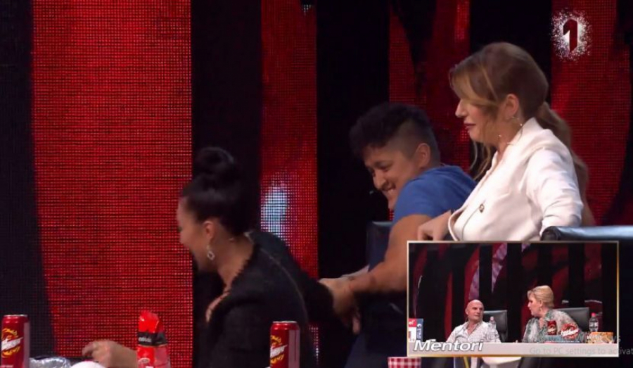 PRETERALA! Marija uvrtala ruke Ceci, svi se šokirali!