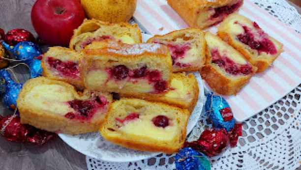 RECEPT ZA NEODOLJIVU DOMAĆU POSLASTICU Vrhunska kraljica pita sa voćem, očeravajući užitak (VIDEO)