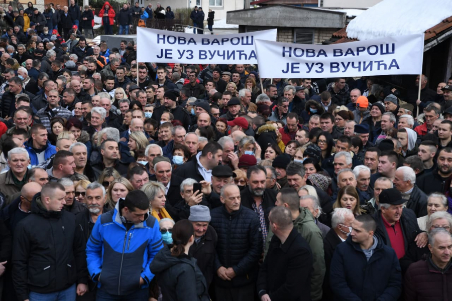 PREDSEDNIK VUČIĆ OBEĆAO U NOVOJ VAROŠI  Država će učiniti sve da dovede investitore i zaposli 500 ljudi