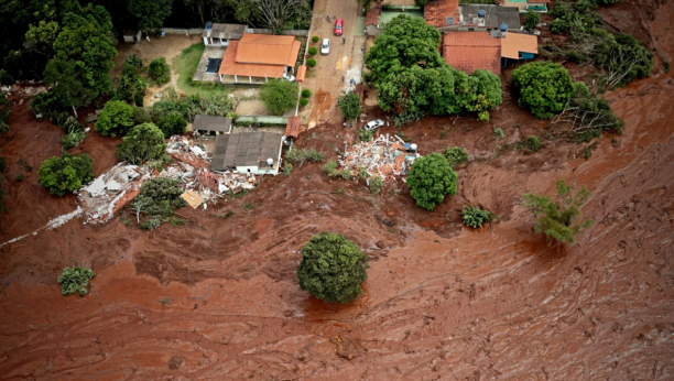 PUKLA BRANA NA SEVEROISTOKU BRAZILA Meštani u strahu zbog poplava, evakuacija hiljada stanovnika