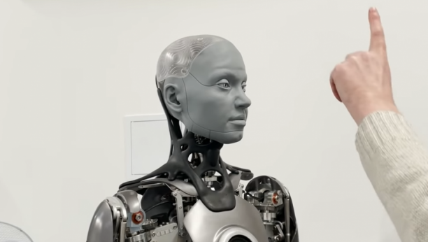 Reakcija humanoidnog robota zaprepastila njegove kreatore (VIDEO)