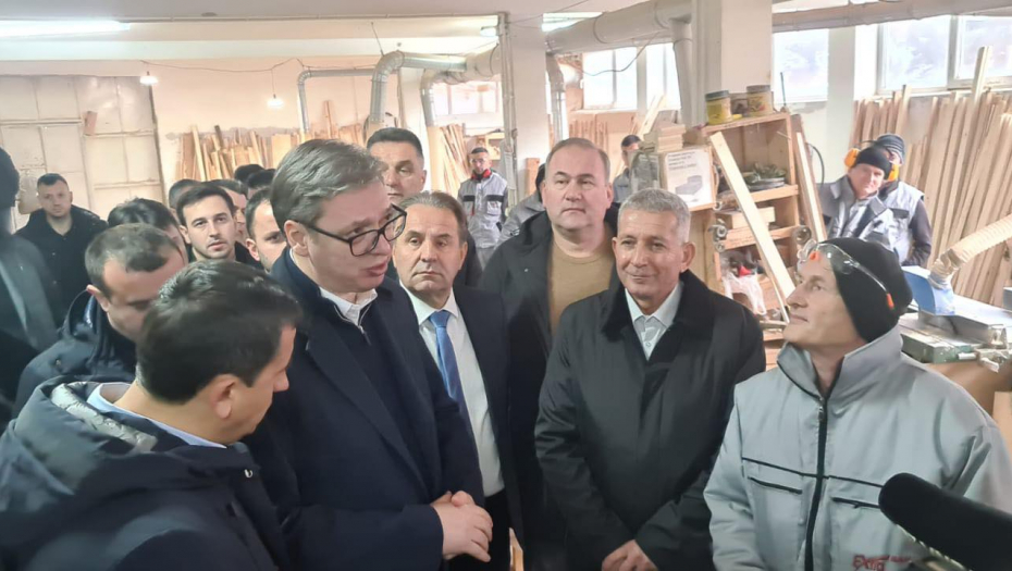 VUČIĆ POSETIO ZLATIBORSKI I RAŠKI OKRUG Predsednik rešavao probleme građana i najavio velike projekte za Novi Pazar (VIDEO)