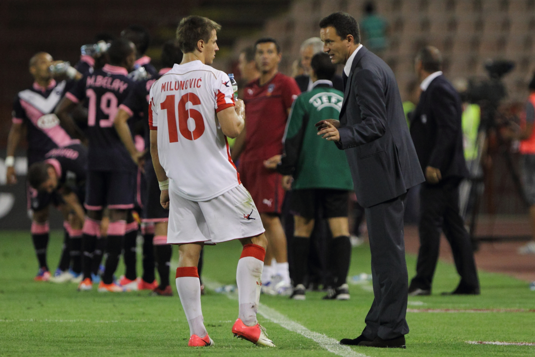 NAPUSTIO JE ALBANIJU Miljenik 