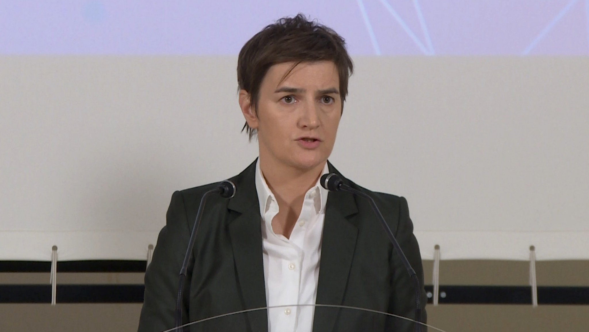 OBAVLJEN JAKO VAŽAN RAZGOVOR! Premijerka Ana Brnabić otkrila s kim se čula povodom drame u Melburnu!