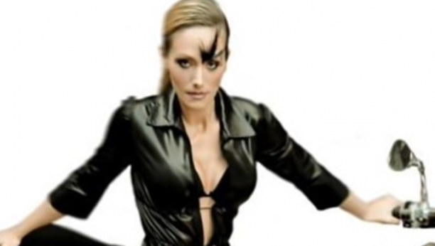 HARALA JE 9O-IH, A ONDA JE NESTALA Evo kako danas izgleda i šta radi poznata pevačica čije hitove i dalje svi pevamo!