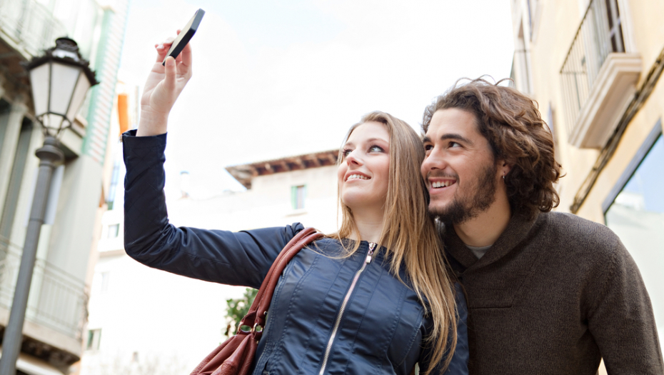 Obratite pažnju: Ako primetite ovo na fotografiji sa partnerom, to može biti znak da vaša veza nema budućnost