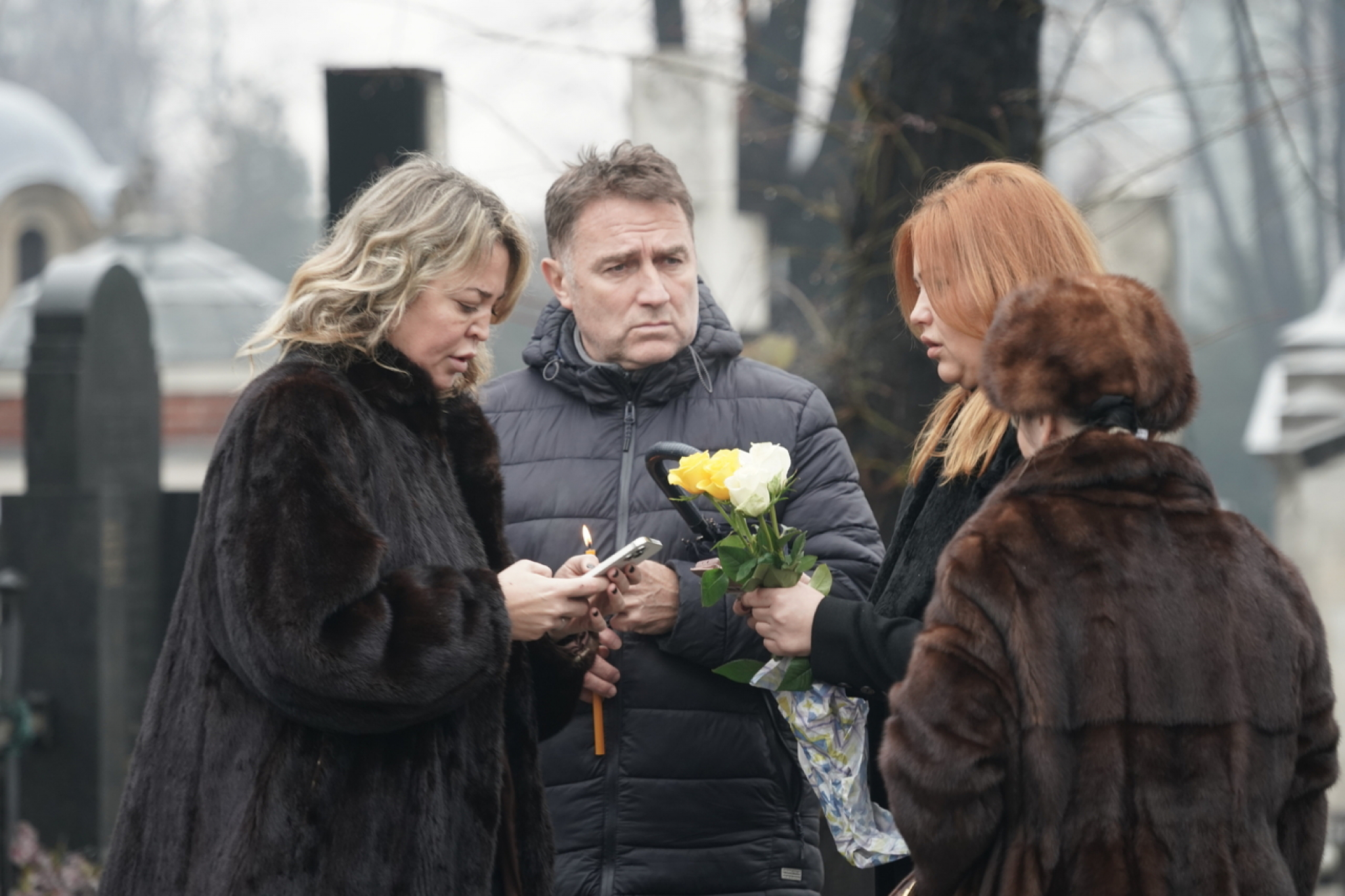 ĆERKE NEUTEŠNE STIGLE NA POMEN MERIMI NJEGOMIR Brojne pevačice došle na 40 dana proslavljenoj umetnici