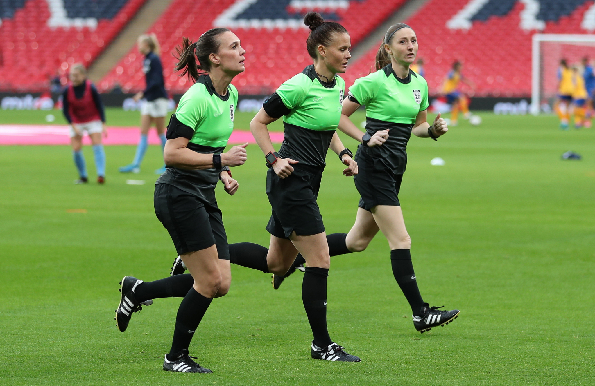 REVOLUCIJA U ENGLESKOJ! Prvi put u istoriji žena sudi treću rundu FA kupa!