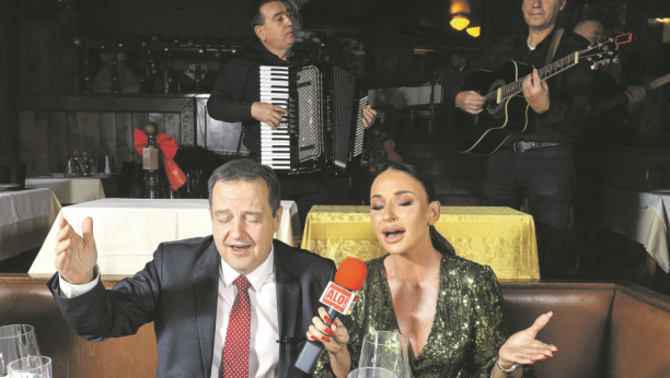 ŽURKA EKIPA ALO! PRIREDILA DAČIĆU PROSLAVU ZA NOVU GODINU I ROĐENDAN On nam uz muziku priznao: Spreman sam da postanem deda! (VIDEO)