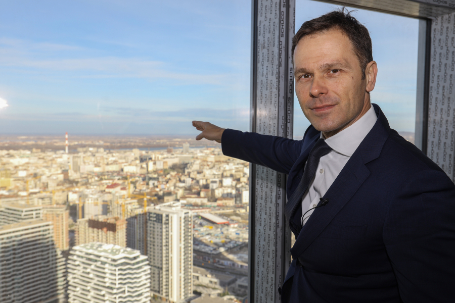 OD 1. JANUARA DRŽAVA ISPLAĆUJE 300.000 GRAĐANIMA SRBIJE Nakon toga stiže 100.000 dinara, pa još 100 evra