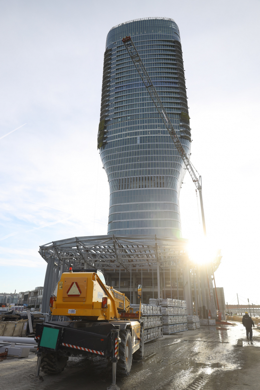 EKSKLUZIVNO ALO! SA MINISTROM FINANSIJA NA 40. SPRATU KULE 