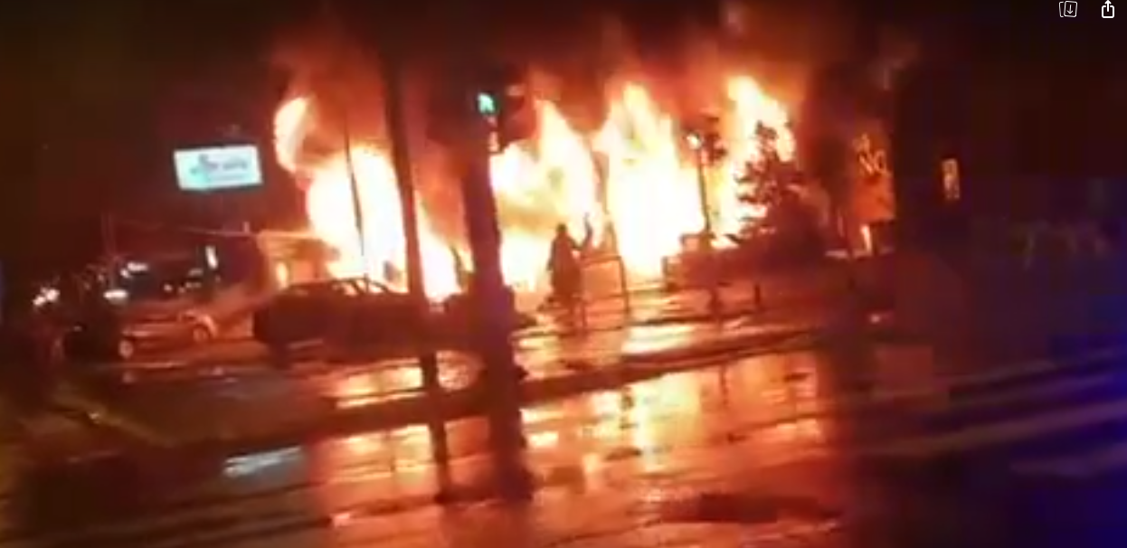 IMA POVREĐENIH U POŽARU! Gore još dva objekta, restoran Košnica skroz izgoreo! (VIDEO)