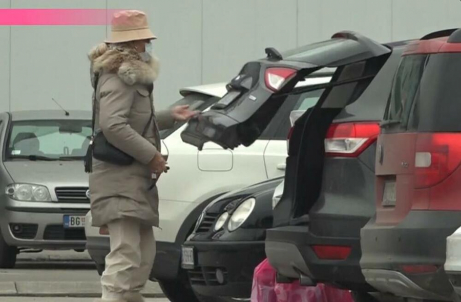NE LIČI NA SEBE, OD LUKSUZA NI TRAGA Ovako Lepa Brena ide u šoping kad je u Beogradu! (PAPARACO)