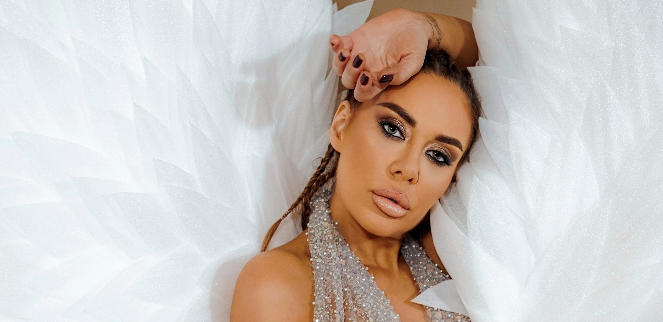 ANA NIKOLIĆ POTPUNO SLOMLJENA ZBOG LAĆINE SMRTI Izgubila prijatelja, ne može da dođe sebi, POTRESNO!