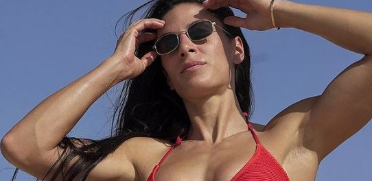 SRPKINJA ZAPALILA DRUŠTVENE MREŽE Ivana Vuleta objavila nikad provokativniju fotografiju, morao je da reaguje i njen suprug (FOTO)