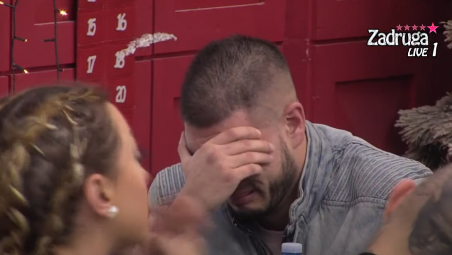 HUSO SE OBRATIO DEJANU! Dragojević kroz suze komentarisao čestitku, pa jednom rečenicom obradovao bivšu ženu!