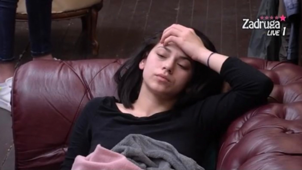 KLEKNI DOLE DA TE VODI NA POVOCU! Voditelj brutalno ponizio Milicu Veselinović nakon njenih laži, nije mogao da se kontroliše! (VIDEO)