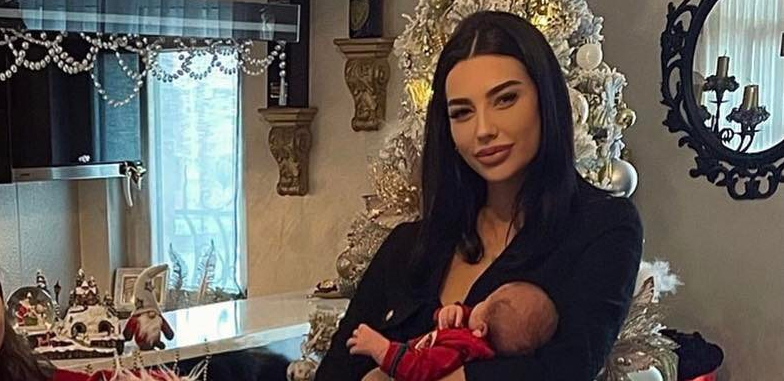 SLAVLJE U KUĆI KAĆE I GOBELJE Visoke mere zaštite u njihovom stanu, evo šta je Deda Mraz morao da uradi!