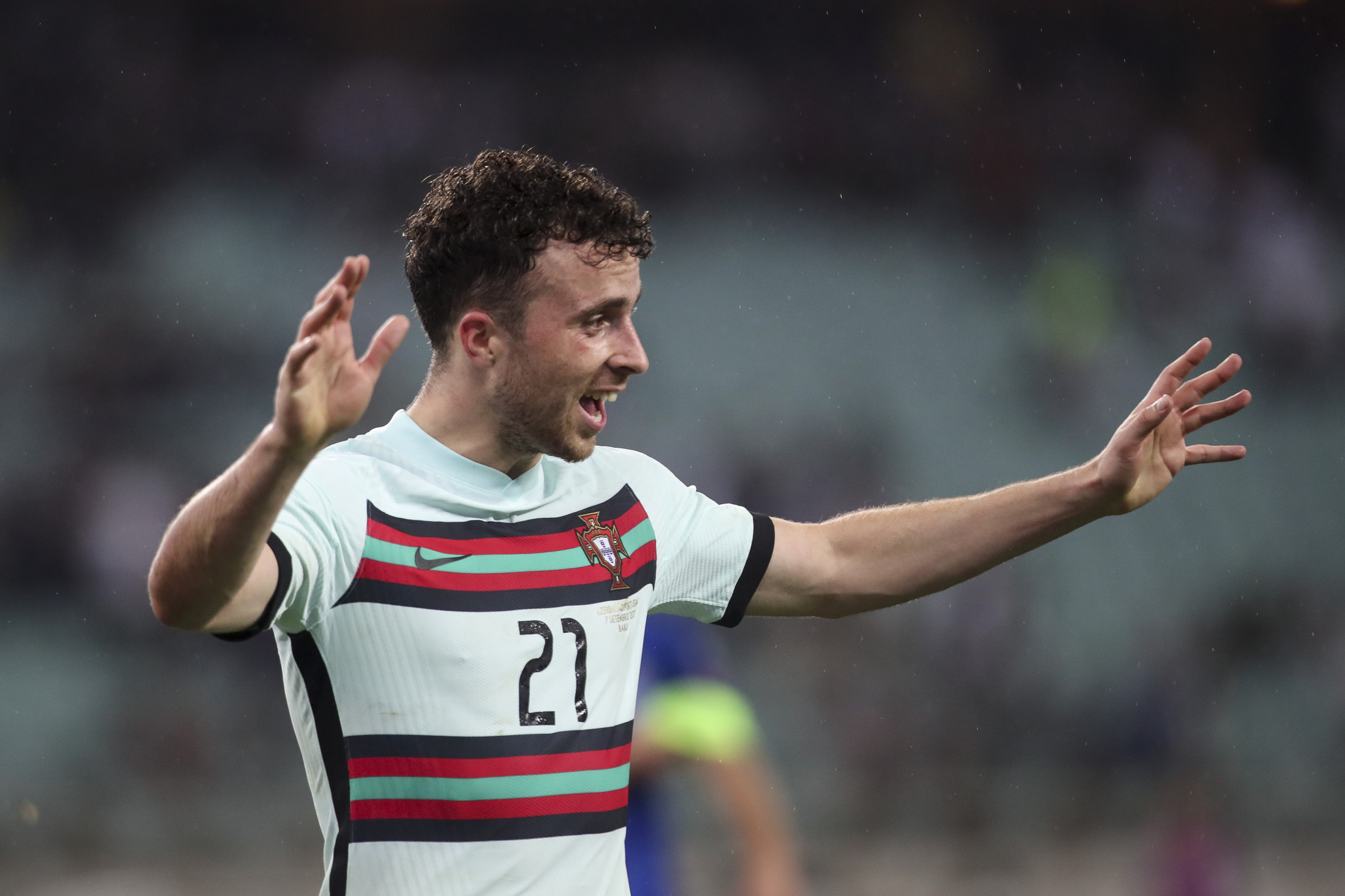 UMALO RASTUŽIO SRBIJU, PLAKAO KADA GA JE OTAC UPISAO NA PLIVANJE, OŽENIO DRUGARICU! Zaboravite Salaha i Manea - on je Liverpulovo tajno oružje! (FOTO)