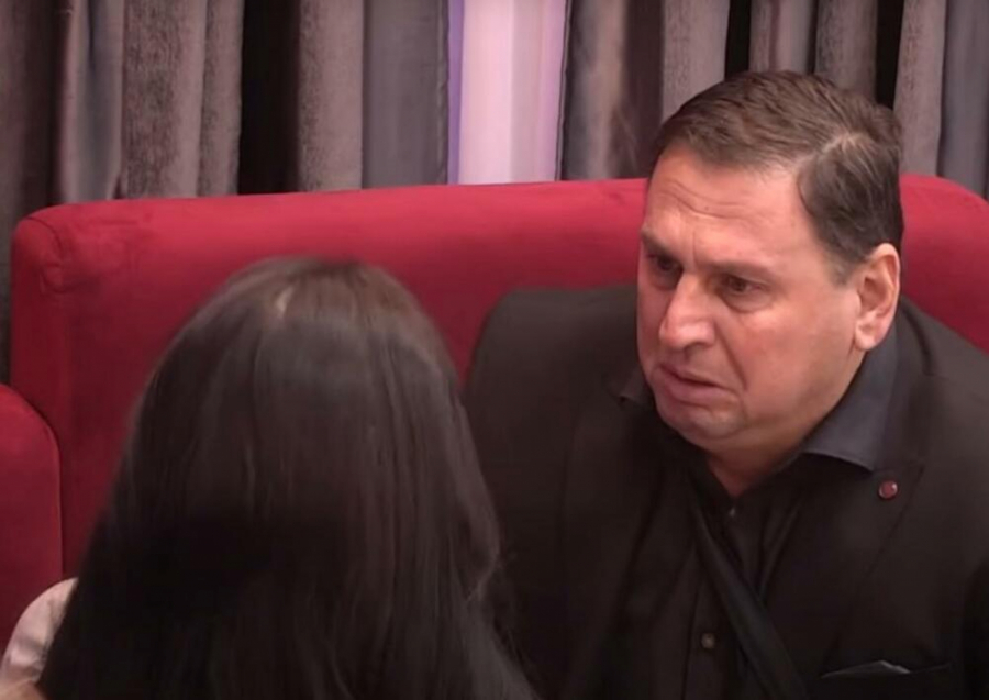 TAKI OTKRIO NOVE ŠOKANTNE DETALJE IZ BEČA: Car orgijao sa četiri devojke, dok je Maja bila u apartmanu pored, a evo kako ga je ćerka nasamarila!