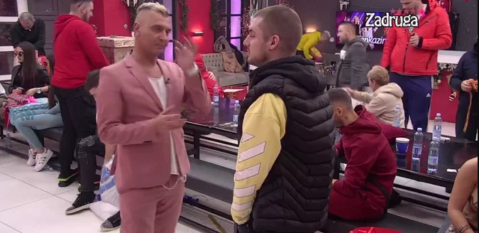 POKAJAO SE ZBOG SVEGA Gruja slomljen jer nije dobio čestitku od ćerke, shvatio težinu svojih dela?!