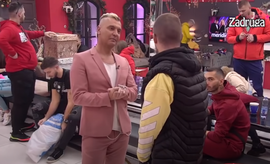 POKAJAO SE ZBOG SVEGA Gruja slomljen jer nije dobio čestitku od ćerke, shvatio težinu svojih dela?!