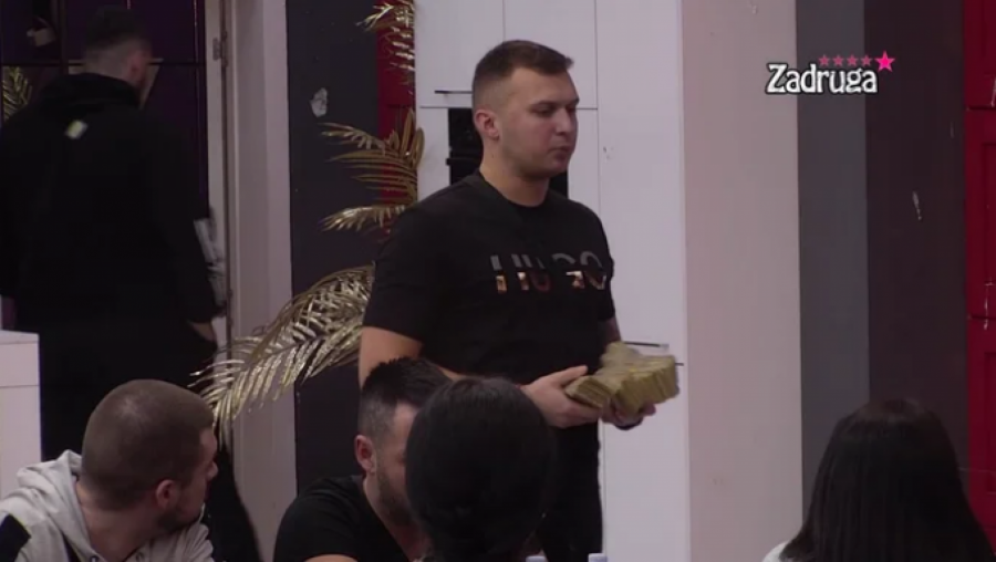 DRAMA! DALILA BEŽI IZ ZADRUGE! Dragojevićka ljuta zbog komentara na Zadrugoviziji, Karić zaključio: Plaši se da će se vratiti Filipu!