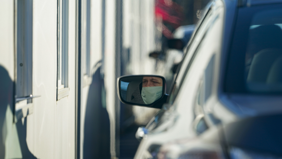 NEMA ZADRŽAVANJA NA GRANICAMA Produženo radno vreme zbog praznika