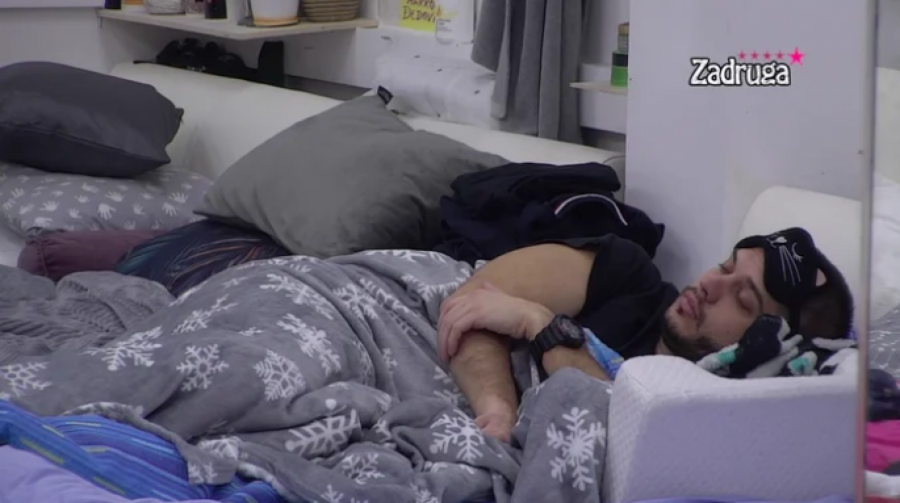 BOLI GA ŠAMAR REALNOSTI Dejan i dalje besan zbog komentara Maje Nikolić, Dragojević šokirao ovim potezom!