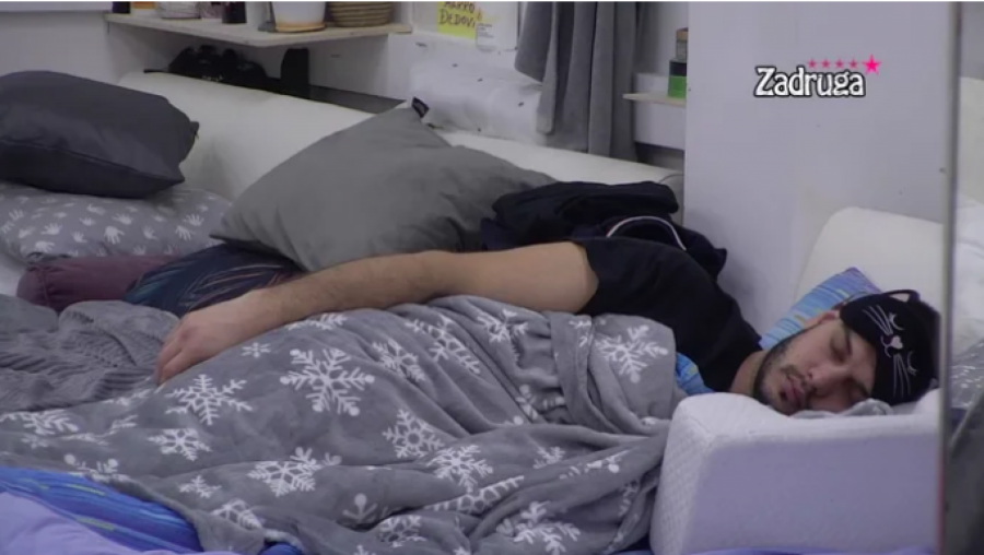 BOLI GA ŠAMAR REALNOSTI Dejan i dalje besan zbog komentara Maje Nikolić, Dragojević šokirao ovim potezom!