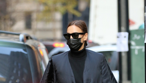 NAJPLAĆENIJI MODEL NA SVETU SLAVI ROĐENDAN Imala je surovo detinjstvo, brala je krompir, a morala je da obavlja i "muške" poslove!